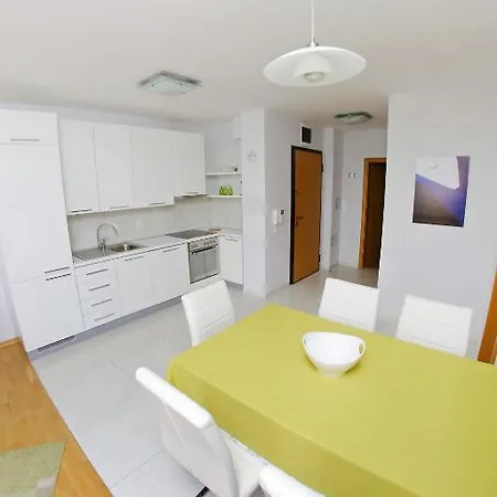 Lila Apartman *