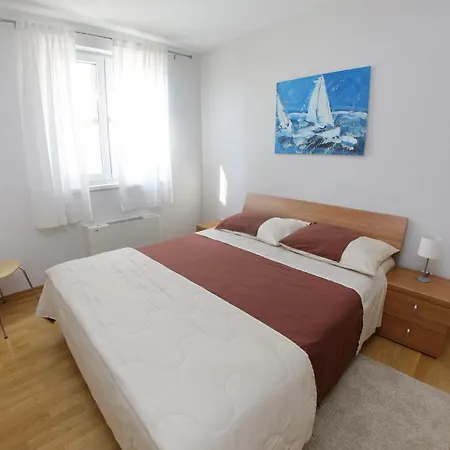 Lila Apartman Zára