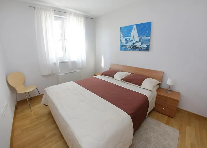 Lila Apartman Zára