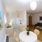 Lila Apartment