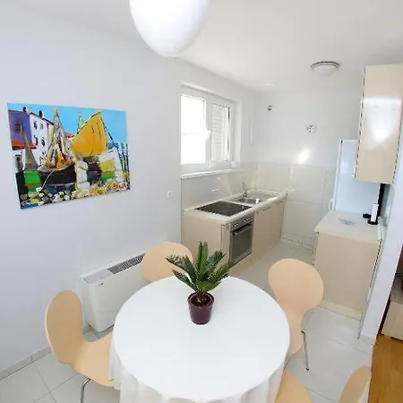 Apartman Lila *